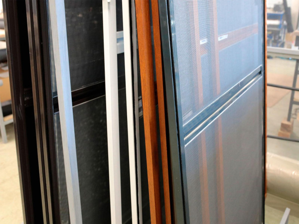 Zsanéros szúnyogháló AJTÓRA - RAL színek 7